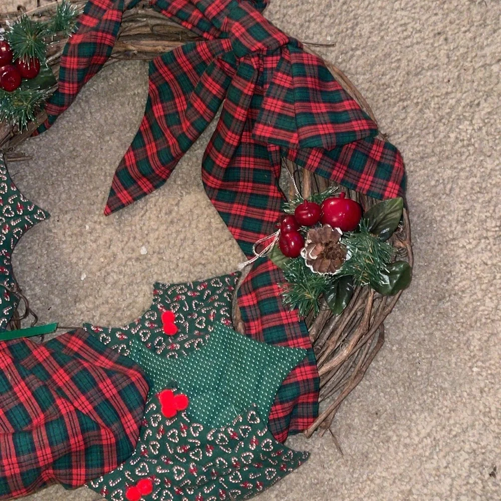 Sleeping Bear & Holly Wreath